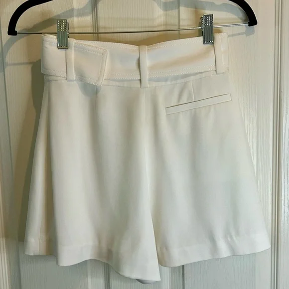 “Derek Lam 10 Crosby” Women's Ivory Pleated Flare Leg Belted Shorts Size 0 - Picture 3 of 13